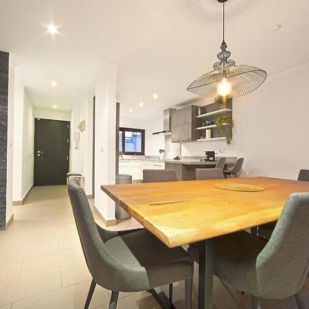 Modern Villa Close To Costabella Beach Marbella Kültér fotó