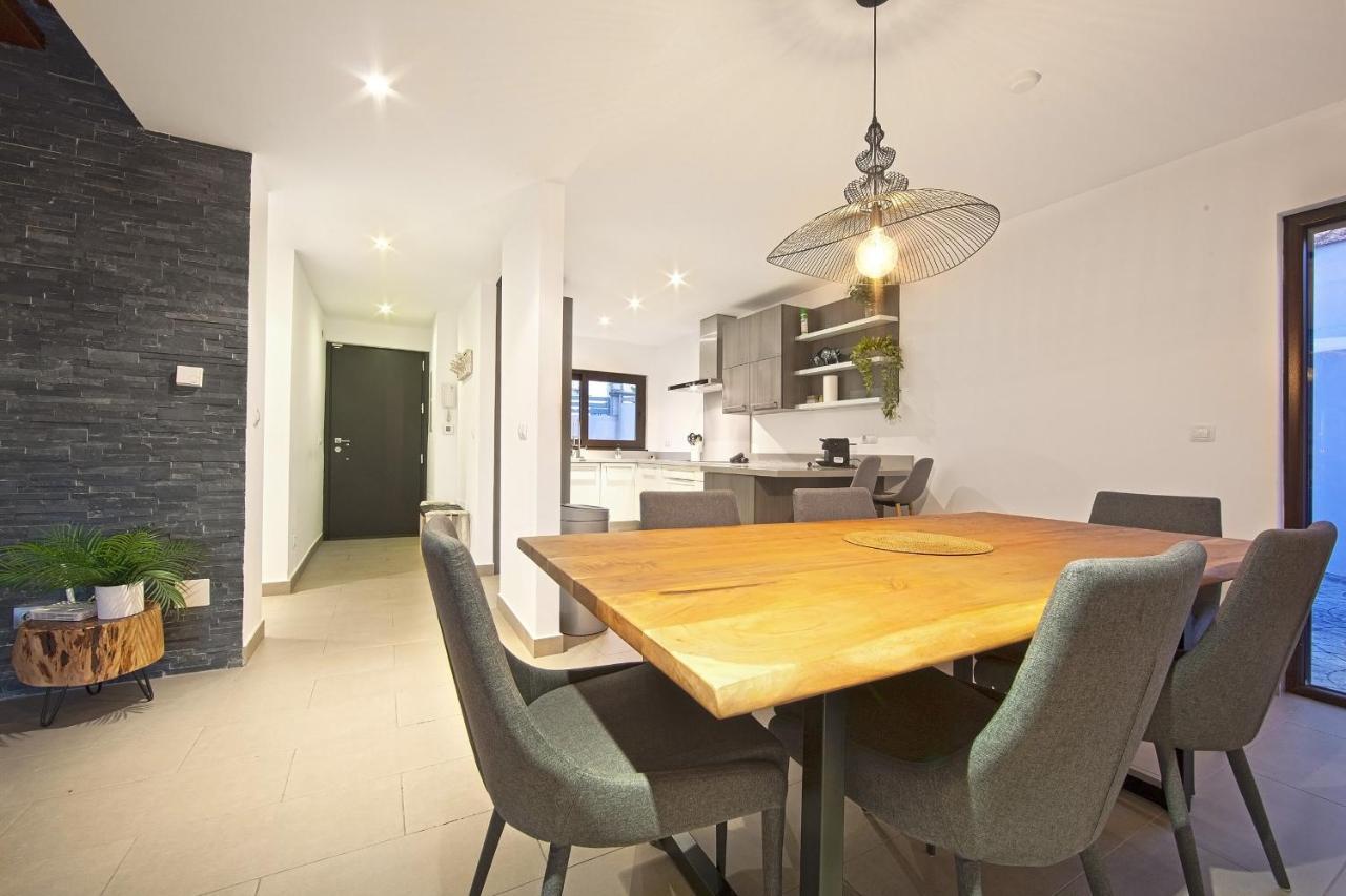 Modern Villa Close To Costabella Beach Marbella Kültér fotó