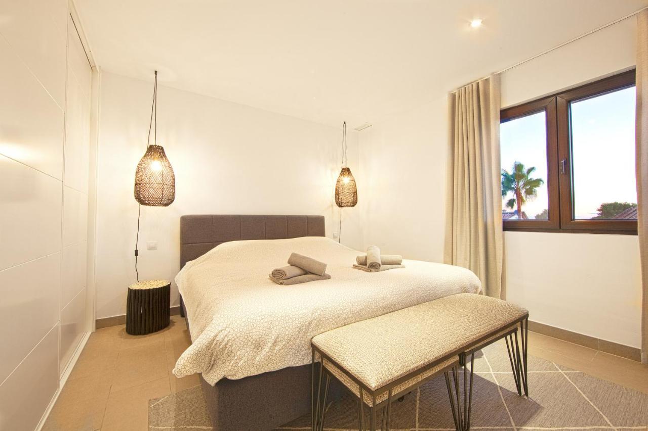 Modern Villa Close To Costabella Beach Marbella Kültér fotó